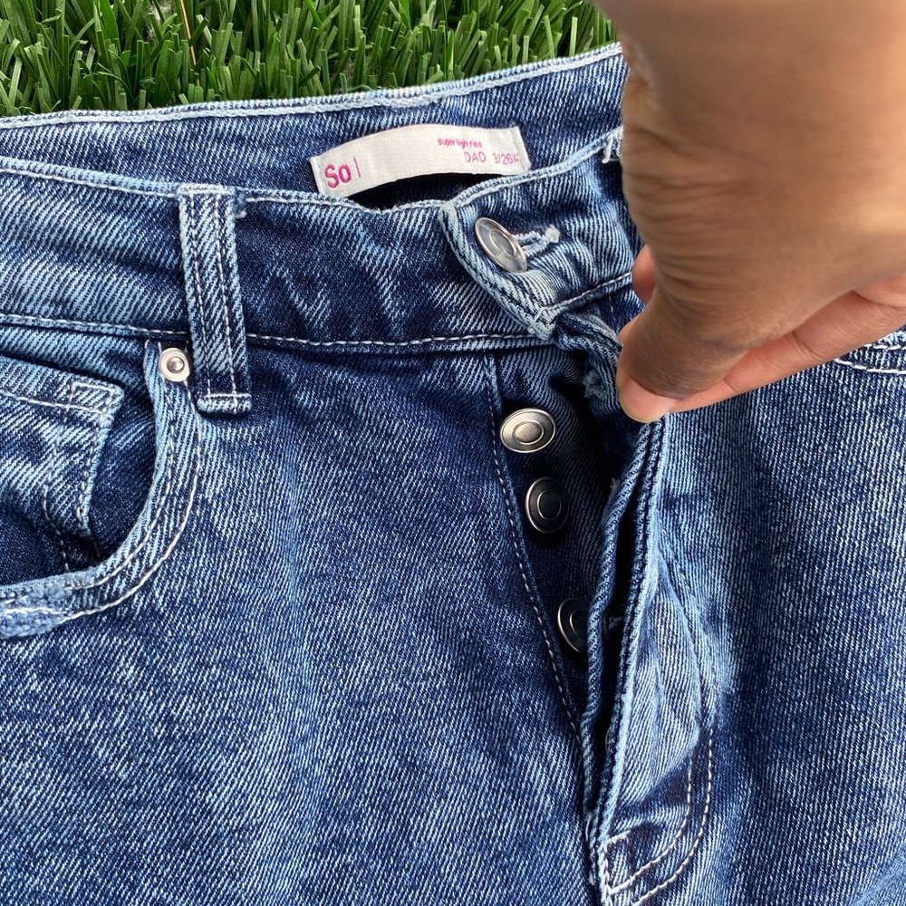 SO Women’s Super High Rise Jeans Size 26 Raw Hem - Picture 4 of 5